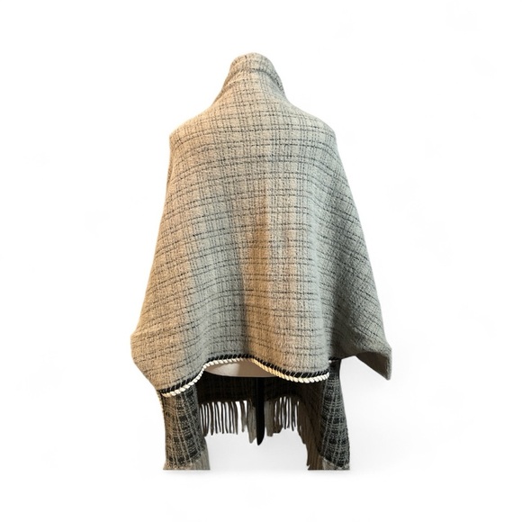 Chic Tan and Black Women's Wrap with Dolman Sleeves - Picture 2 of 7